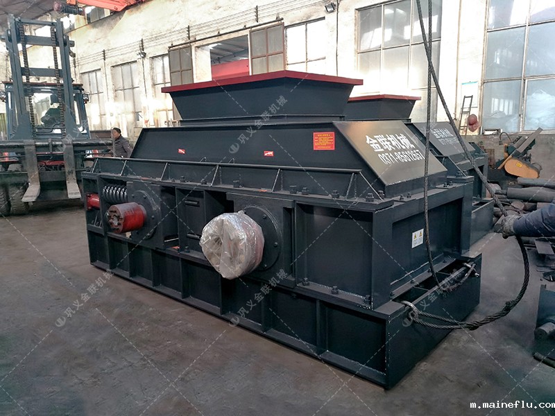 时产100吨瓜米石对辊制砂机多少钱？