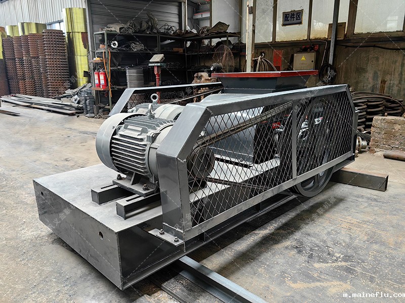 沥青混合料性能不达标？双齿辊破碎机助你提升路面质量